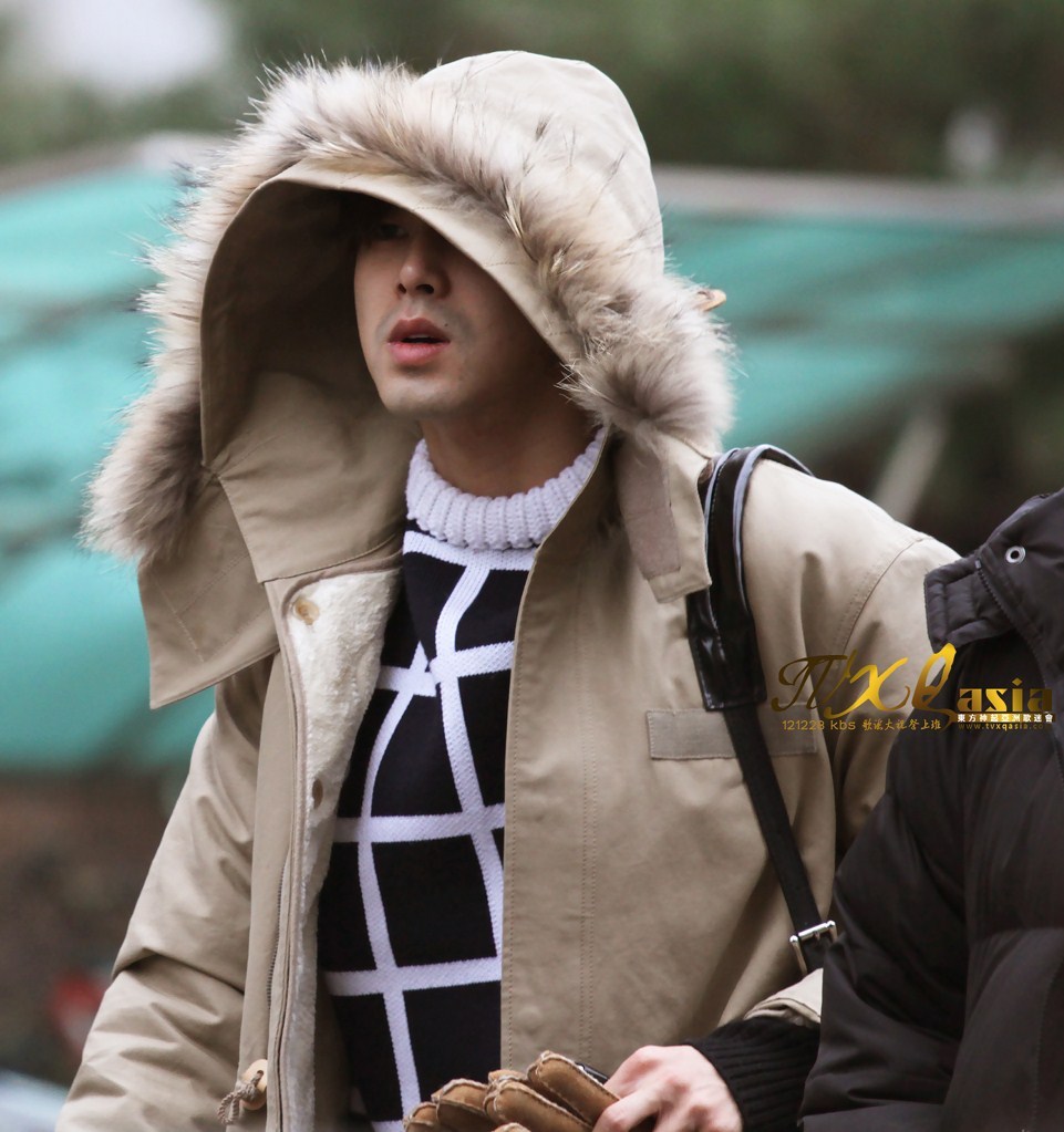 [28.12.12][Pics] Yunho - KBS Building For Gayo Daejun 474b791ed21b0ef432d46885ddc451da80cb3eb2