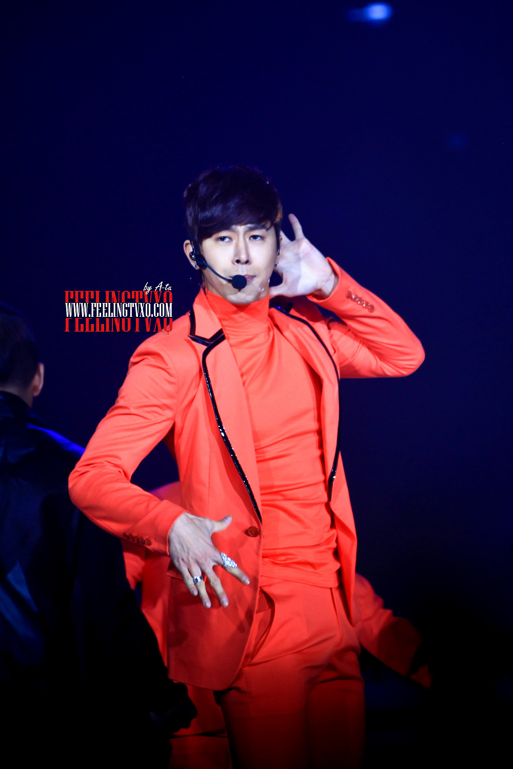 [22.12.12][Pics] Yunho - Sichuan TV New Year's Eve Concert 56315507201212241642367653661650881_004