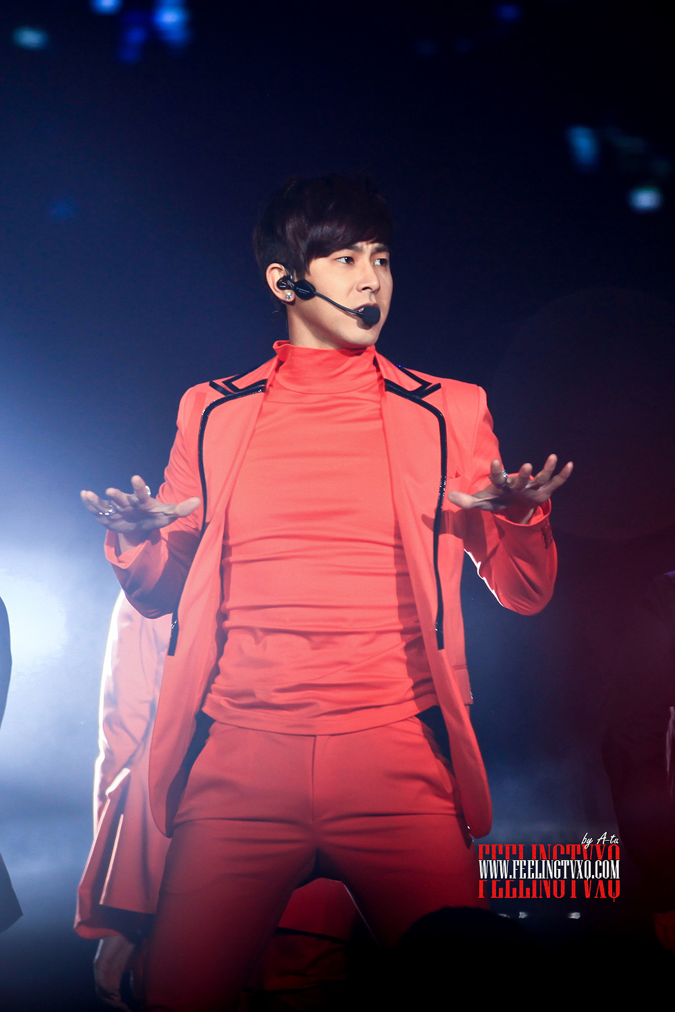 [22.12.12][Pics] Yunho - Sichuan TV New Year's Eve Concert 56315507201212241642367653661650881_006