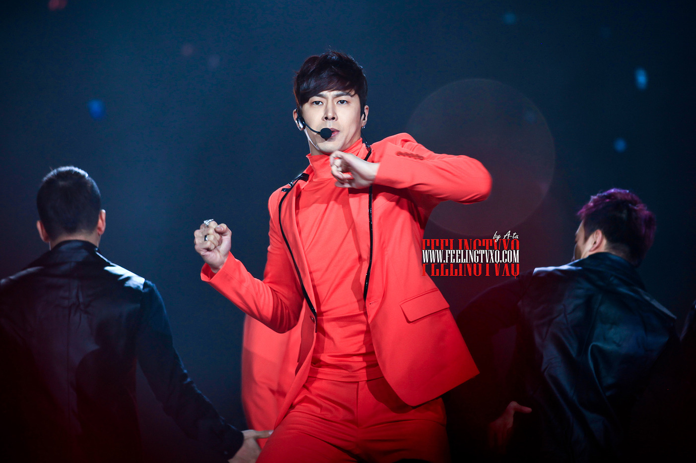 [22.12.12][Pics] Yunho - Sichuan TV New Year's Eve Concert 56315507201212241642367653661650881_010