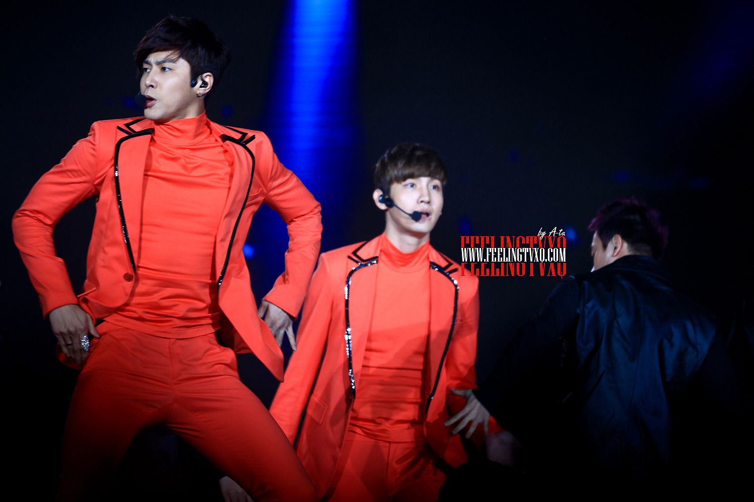 [22.12.12][Pics] Yunho - Sichuan TV New Year's Eve Concert 56315507201212241642367653661650881_012