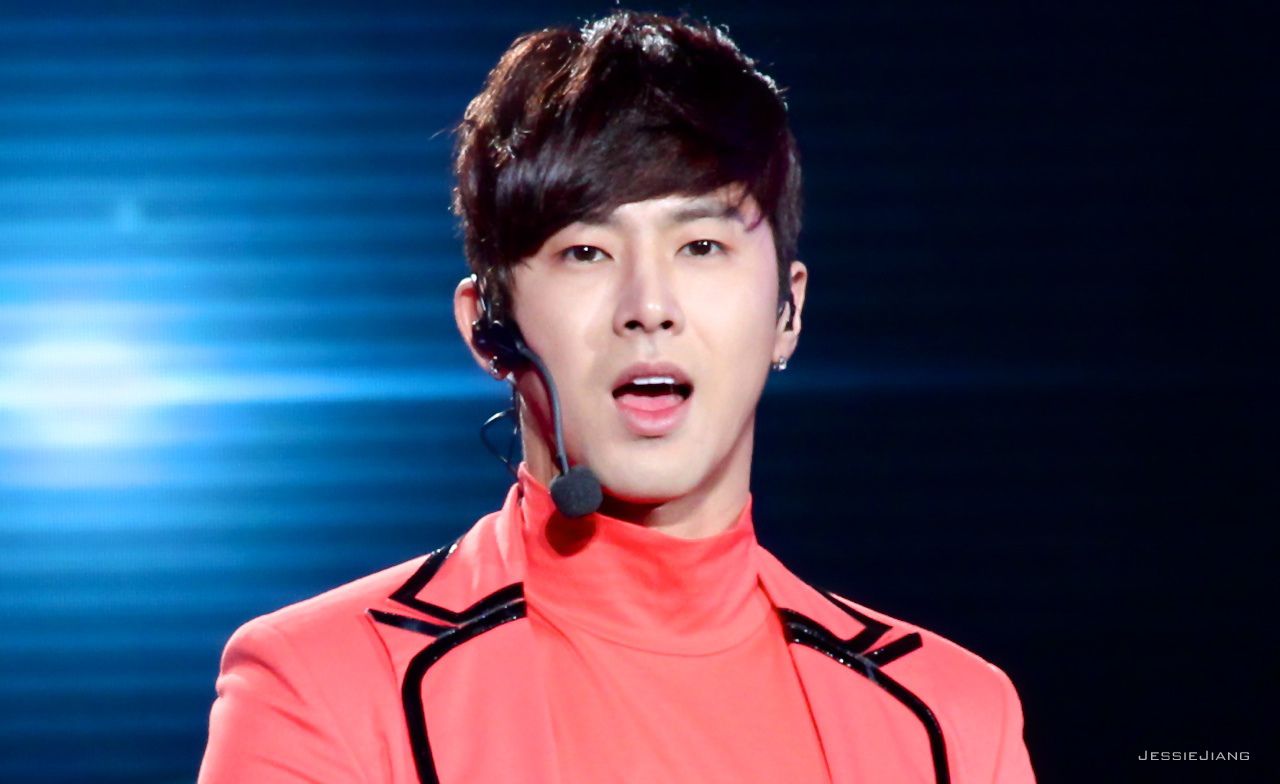 [22.12.12][Pics] Yunho - Sichuan TV New Year's Eve Concert 6597593134191602704