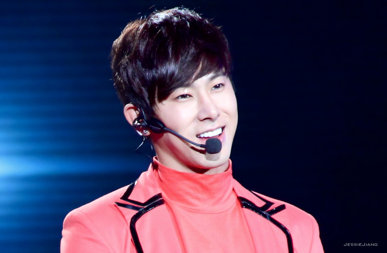 [22.12.12][Pics] Yunho - Sichuan TV New Year's Eve Concert 6597881206238088881