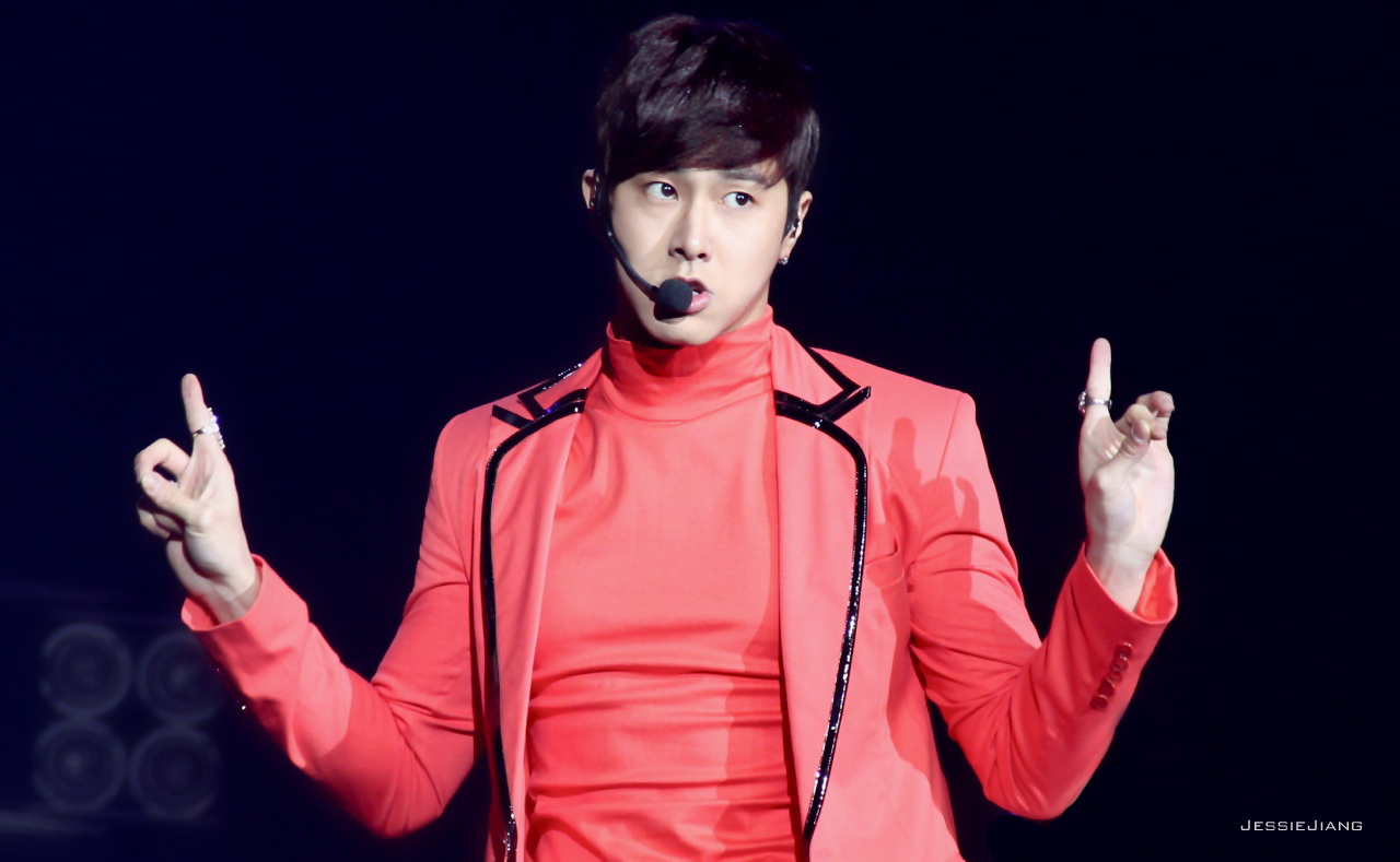 [22.12.12][Pics] Yunho - Sichuan TV New Year's Eve Concert 6598065924191334166