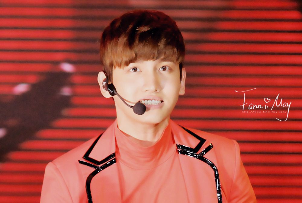 [22.12.12][Pics] Changmin - Sichuan TV New Year's Eve Concert 65985628201212251001472362968331412_016