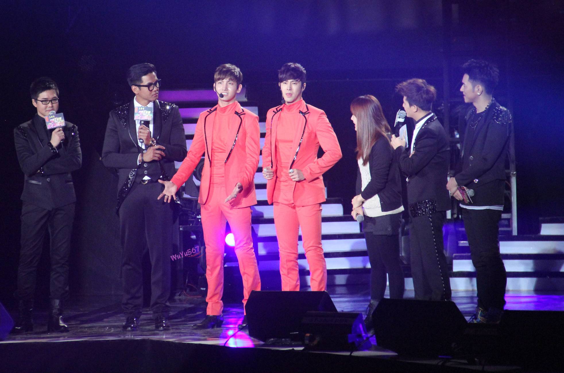 [22.12.12][Pics] TVXQ - Sichuan TV New Year's Eve Concert 66b6373bgw1e03okc3p0qj