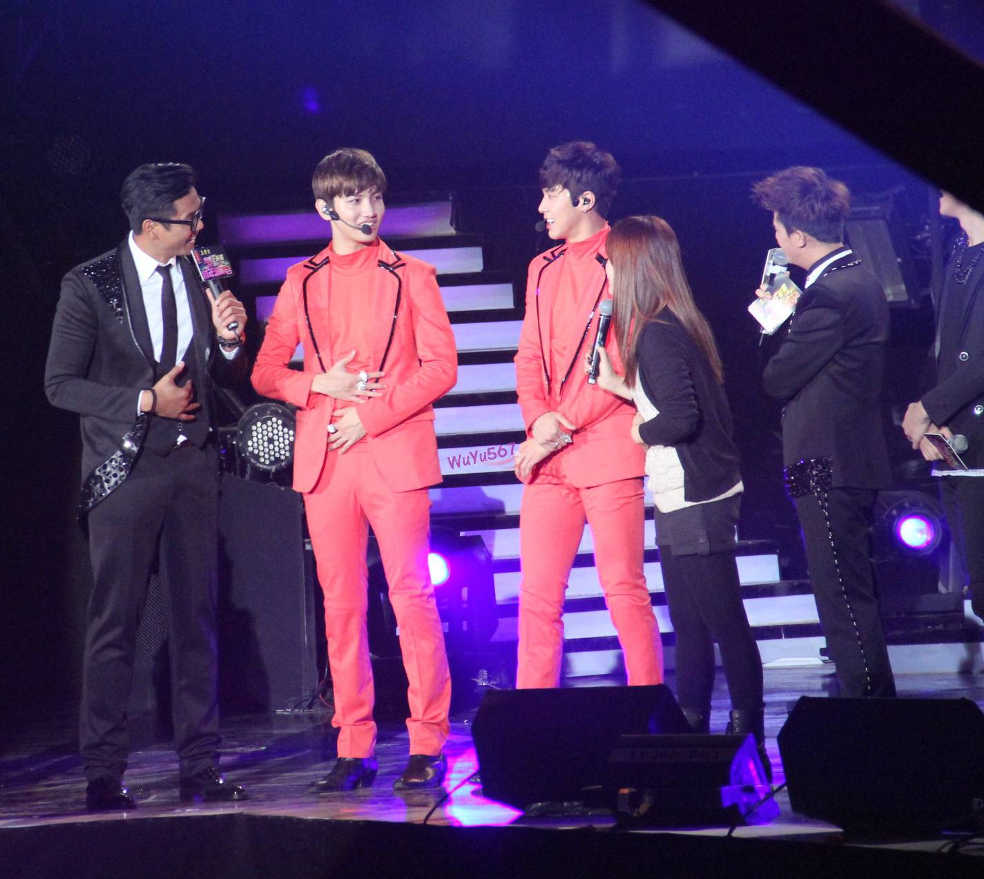 [22.12.12][Pics] TVXQ - Sichuan TV New Year's Eve Concert 66b6373bgw1e03pib10ymj