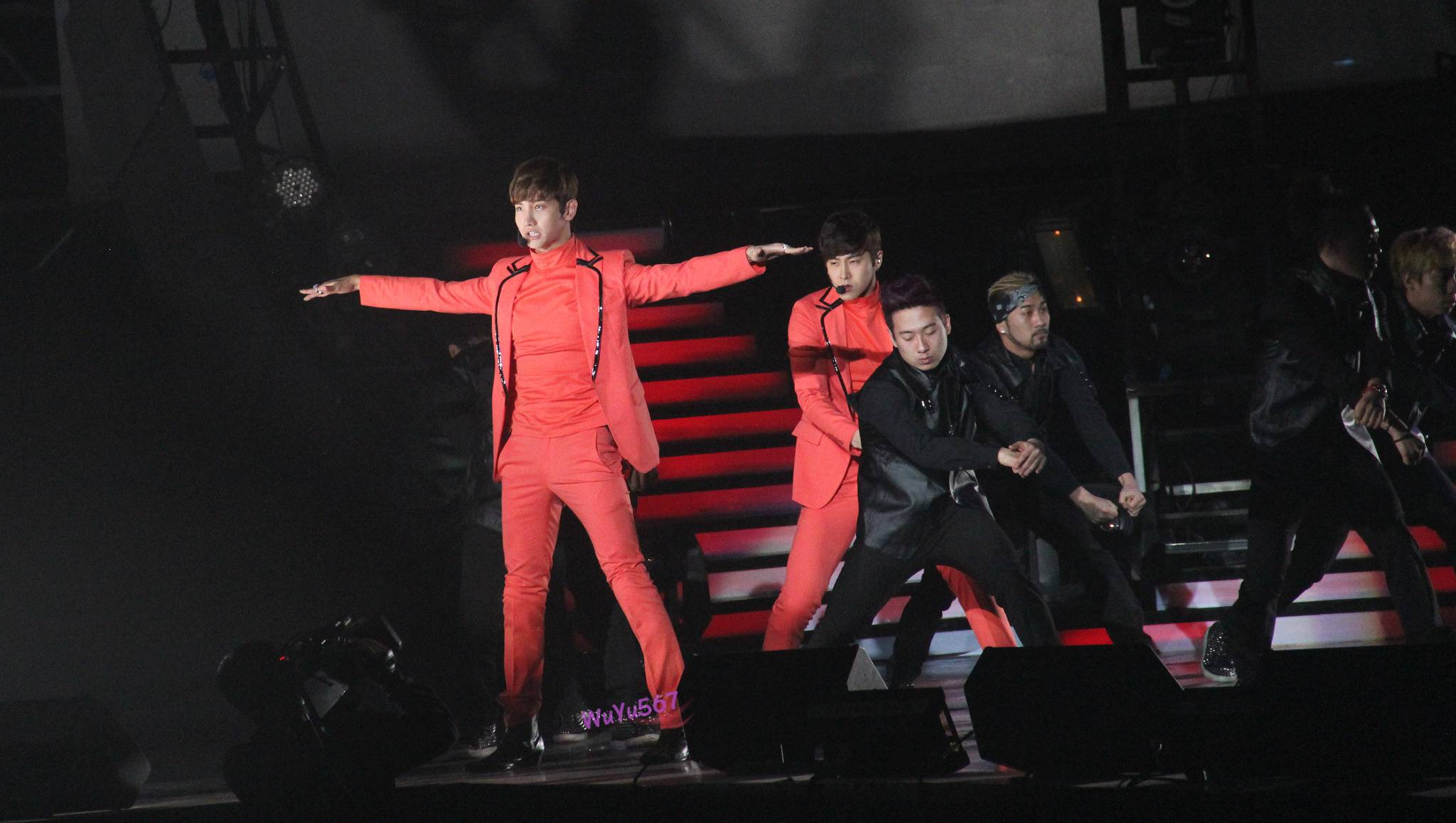 [22.12.12][Pics] TVXQ - Sichuan TV New Year's Eve Concert 66b6373bgw1e03q03d6ofj