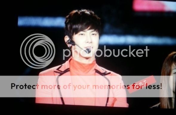 [22.12.12][Pics] Yunho - Sichuan TV New Year's Eve Concert 66ea34dfjw1e02z0mqos0j