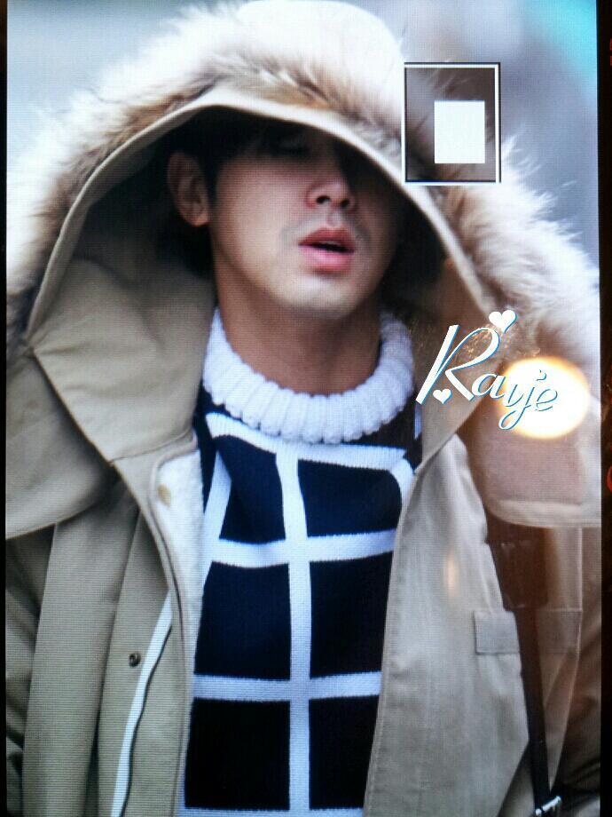 [28.12.12][Pics] Yunho - KBS Building For Gayo Daejun 6761b7dfjw1e09ayjui6nj