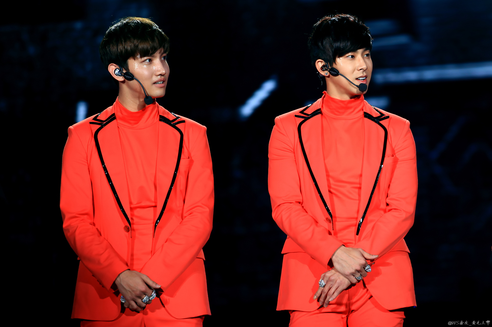 [22.12.12][Pics] TVXQ - Sichuan TV New Year's Eve Concert 69d0a60bgw1e03wnivxtkj