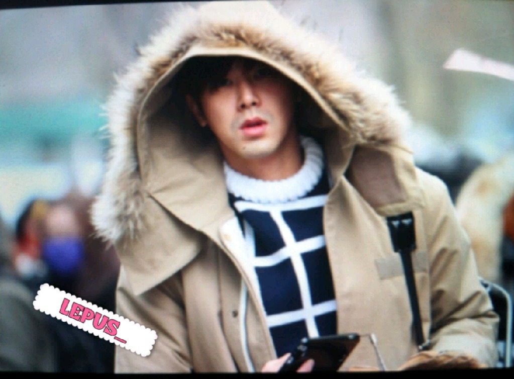 [28.12.12][Pics] Yunho - KBS Building For Gayo Daejun 6d8a954fjw1e097jdjitfj