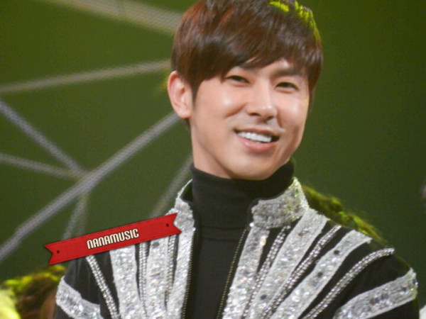 [31.12.12][Pics] Yunho - MBC Gayo Daejun 710767757_zps3d37d685