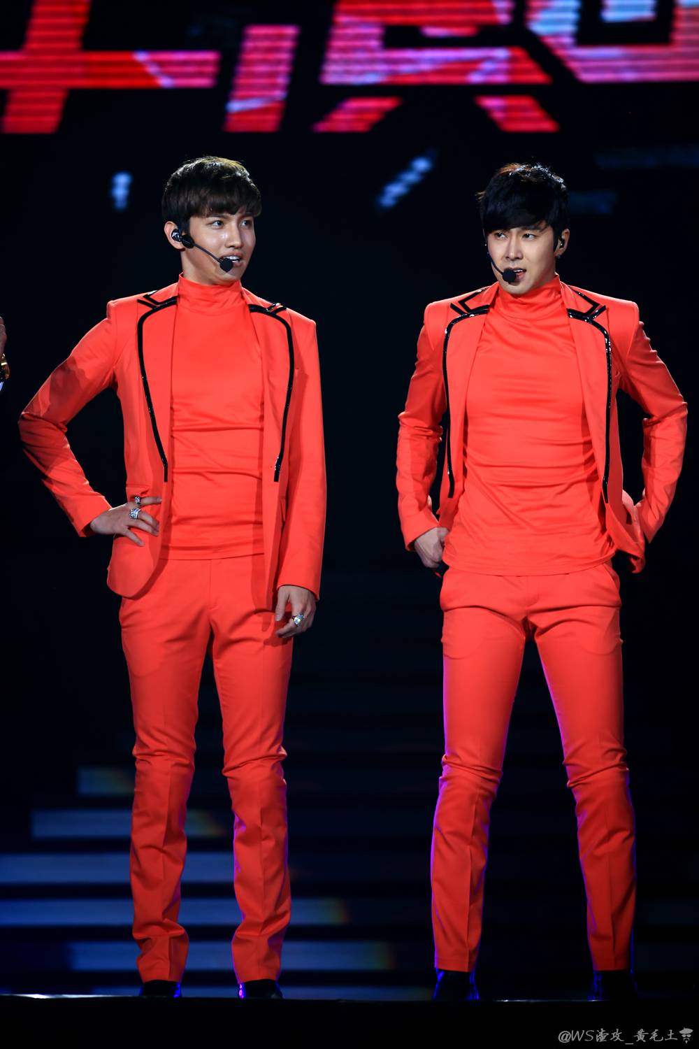 [22.12.12][Pics] TVXQ - Sichuan TV New Year's Eve Concert 7FBD2A645AAEB14481A54D2968909570235C632AD6E04_1000_1500