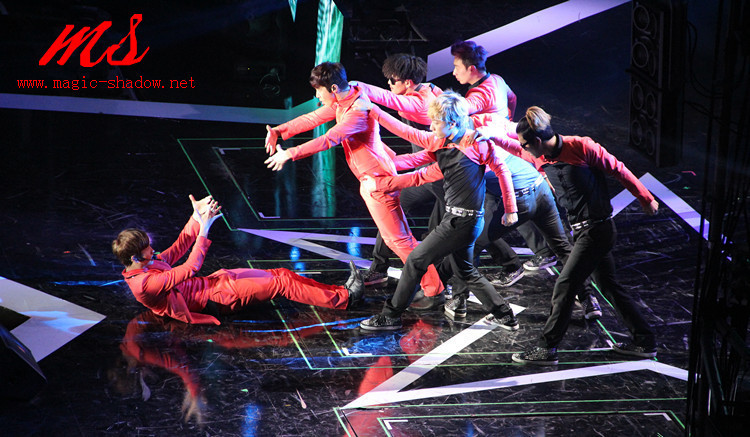 [22.12.12][Pics] TVXQ - Sichuan TV New Year's Eve Concert 8-4