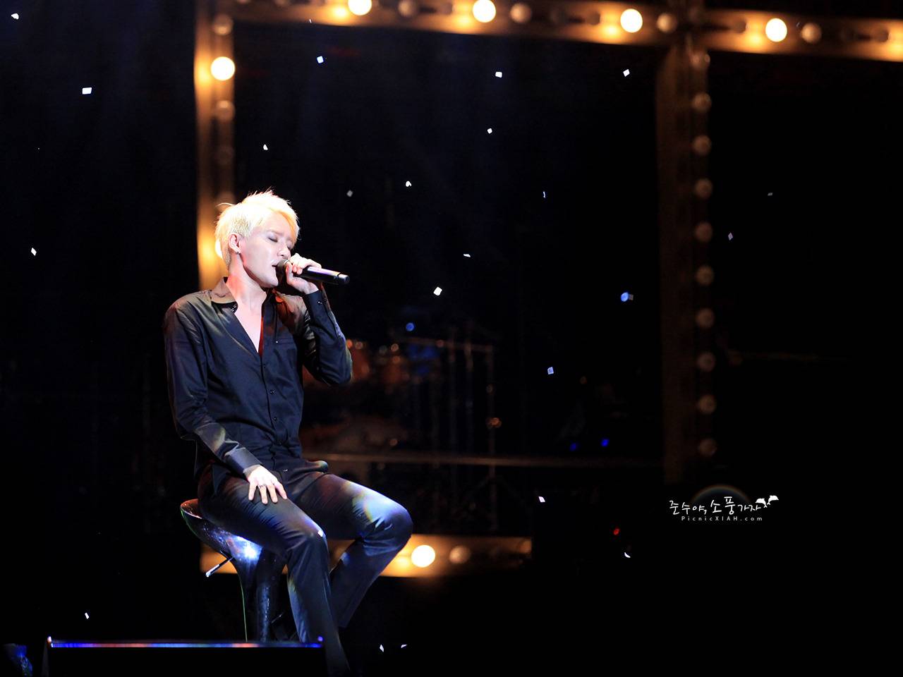 [29.12.12][Pics] Junsu - XIA 2012 Ballad & Musical Concert with Ochestra (Day 1) 8547f926c616607b935ca61126a7137d