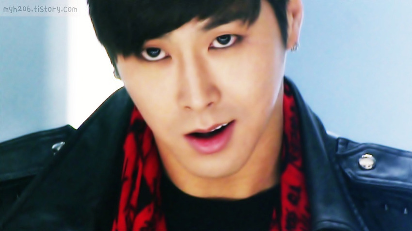 [29.12.12][Pics+Gifs] Yunho - SBS Gayo Daejun 954fa3efce1b9d16f73a31bdf3deb48f8e5464f2