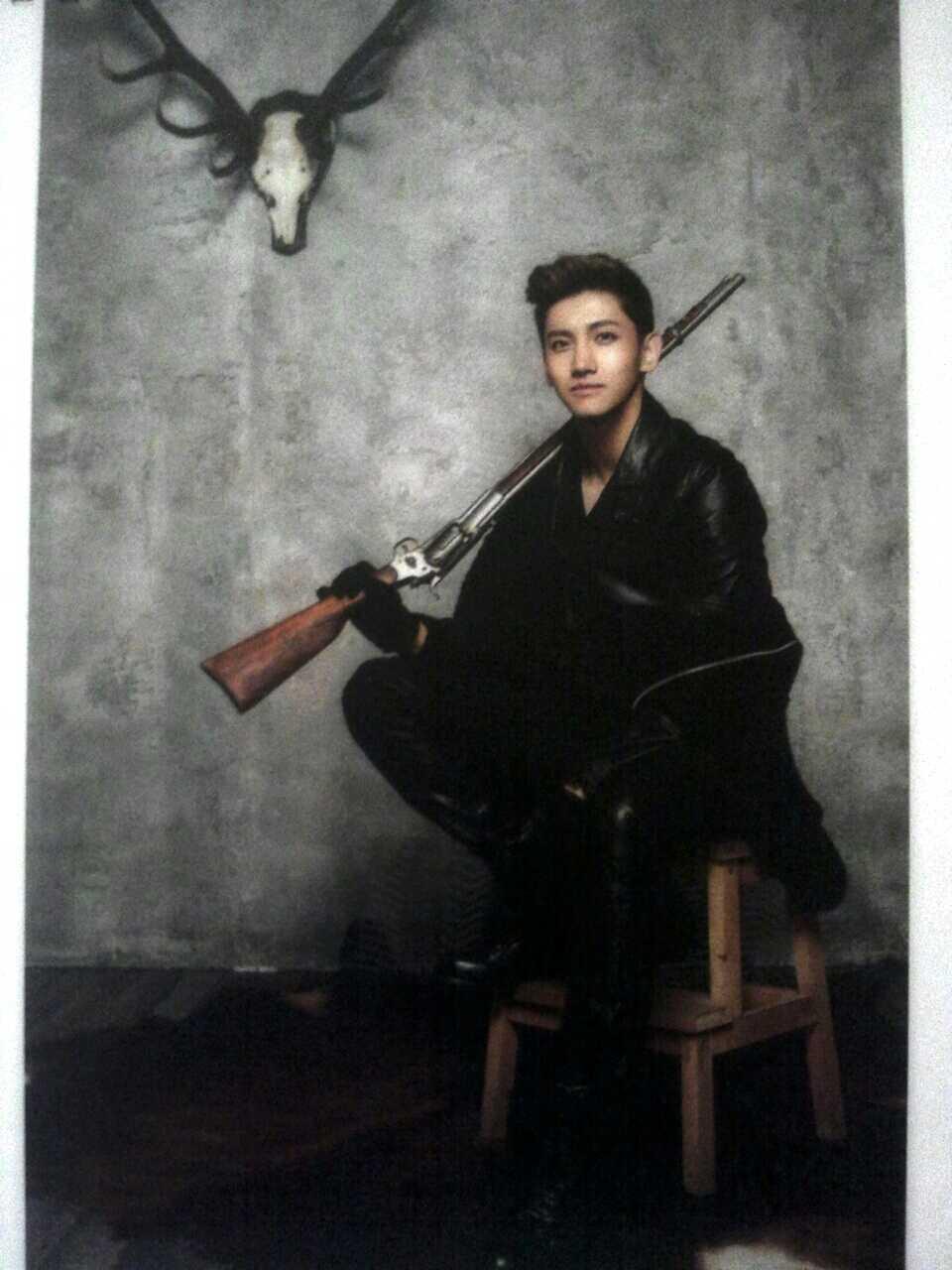 [23.12.12][Pics] Changmin - 2013 Official Calender A-sIqWgCEAINK9gjpglarge