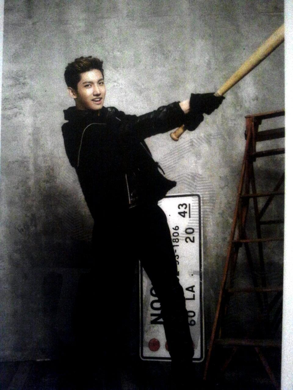 [23.12.12][Pics] Changmin - 2013 Official Calender A-sKHwdCEAAKxQAjpglarge