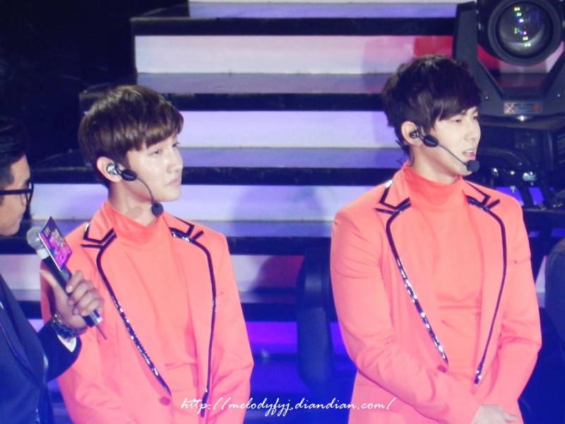 [22.12.12][Pics] TVXQ - Sichuan TV New Year's Eve Concert D5D38B716302F642E15B202916B97C6CCDFFBD007FA84_800_600