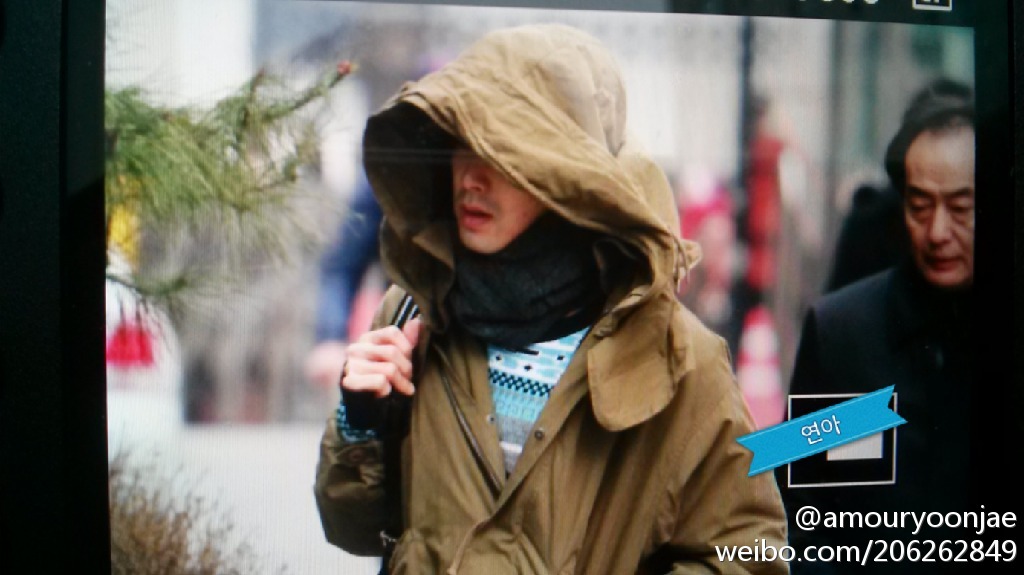  [21.12.12][Pics] Yunho - KBS Building for Music Bank A2-1