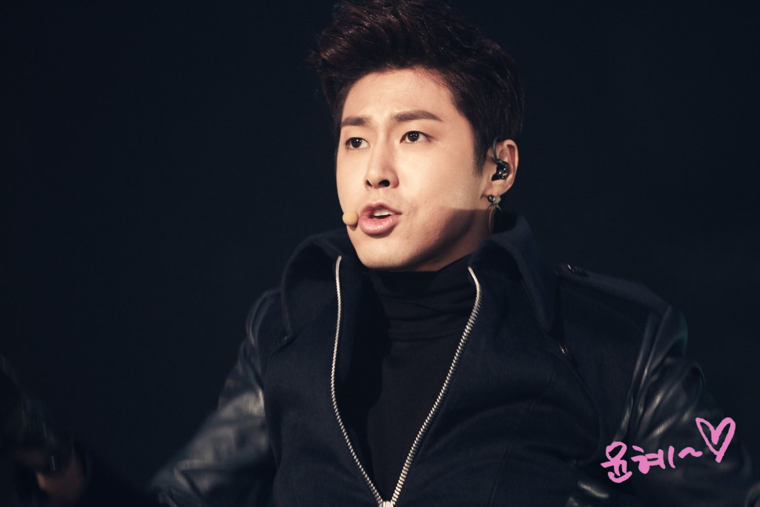 [21.12.12][Pics] Yunho - KBS Music Bank Year End Christmas Special A738e4628c4fa3d8e3e48add9a02ef8d_3mjl531jxQFJZiBMxgk7dAiB1UtGwI2