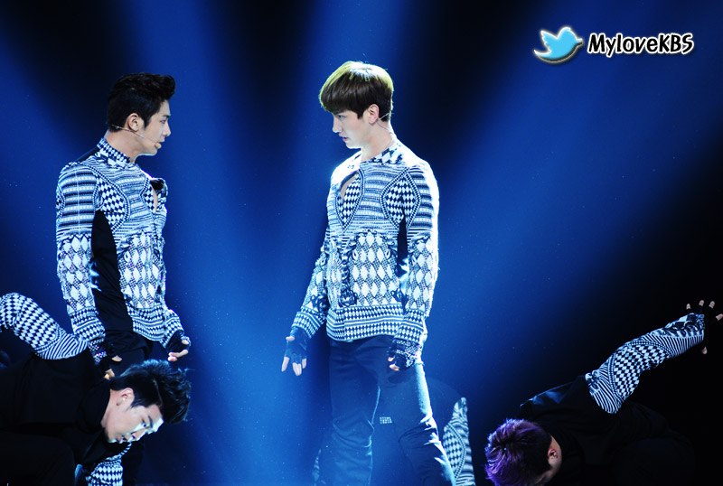 [28.12.12][Pics] TVXQ - KBS Gayo Daejun A738e4628c4fa3d8e3e48add9a02ef8d_ckg9Q2WWanZIwkE461Omq_zps35cc26fd