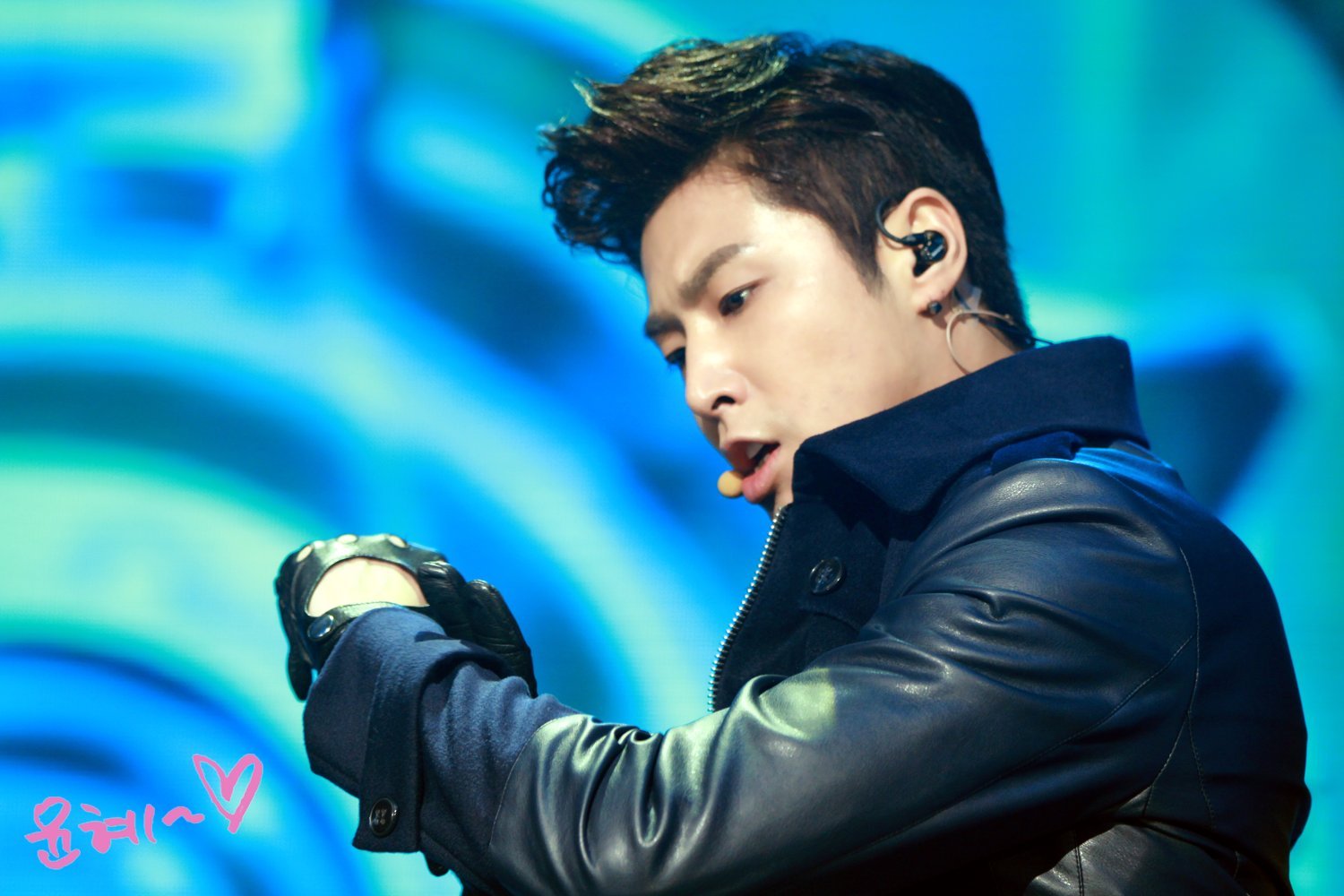 [21.12.12][Pics] Yunho - KBS Music Bank Year End Christmas Special A738e4628c4fa3d8e3e48add9a02ef8d_fULWFTZRq2Kj4RuDbFoOQB