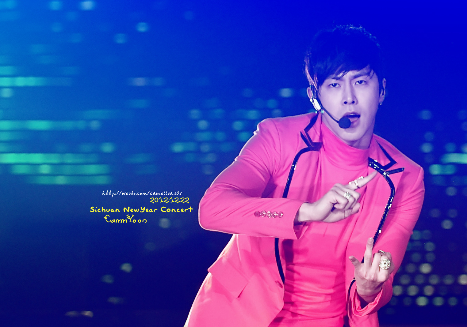 [22.12.12][Pics] Yunho - Sichuan TV New Year's Eve Concert B6da31c9td1927da6e68c690