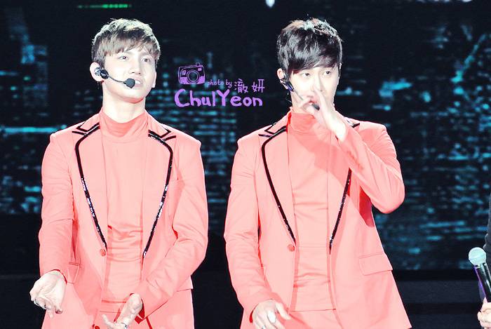 [22.12.12][Pics] TVXQ - Sichuan TV New Year's Eve Concert B8e7d9c451da81cbeb7f591a5266d0160b2431d1