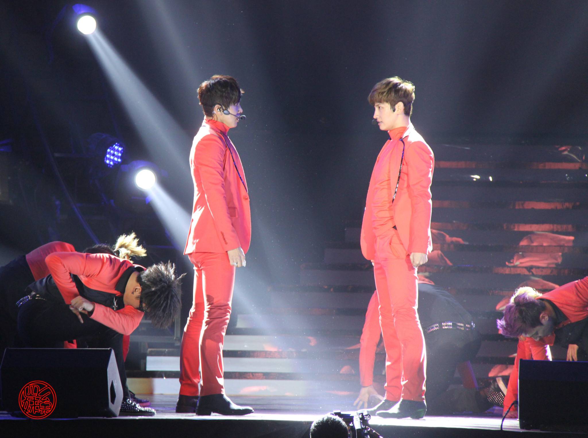 [22.12.12][Pics] TVXQ - Sichuan TV New Year's Eve Concert Becb38bbtw1e061whoixsj