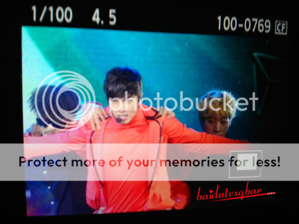 [22.12.12][Pics] Yunho - Sichuan TV New Year's Eve Concert Bt6