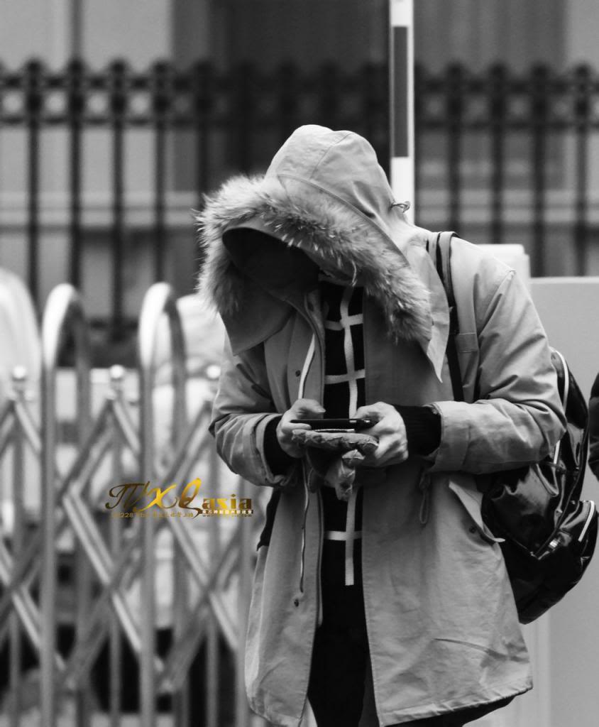 [28.12.12][Pics] Yunho - KBS Building For Gayo Daejun E8e48813632762d00f52636_zpsf2d2398e