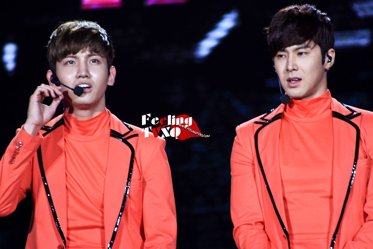 [22.12.12][Pics] TVXQ - Sichuan TV New Year's Eve Concert Ft1