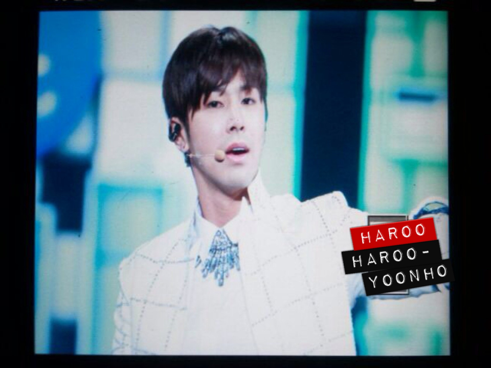 [29.12.12][Pics+Gifs] Yunho - SBS Gayo Daejun Hr3-2