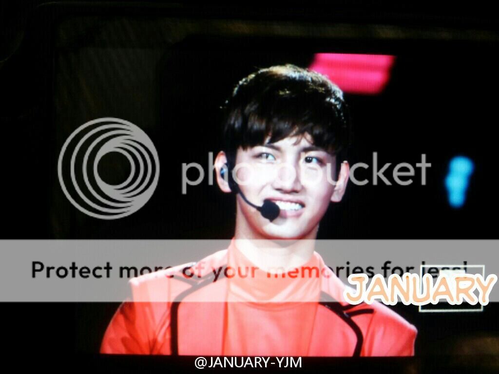 [22.12.12][Pics] Changmin - Sichuan TV New Year's Eve Concert J1-3