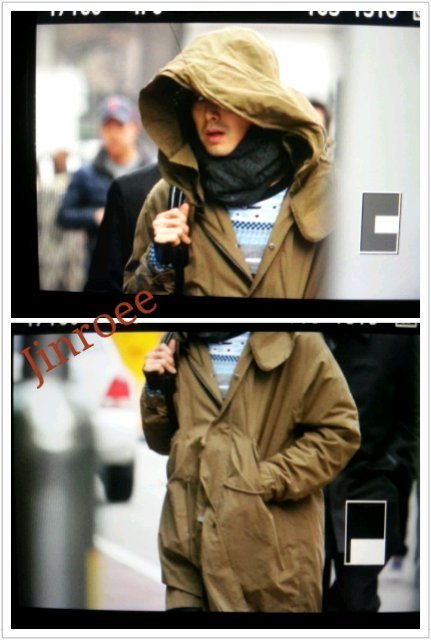  [21.12.12][Pics] Yunho - KBS Building for Music Bank Jr1-2