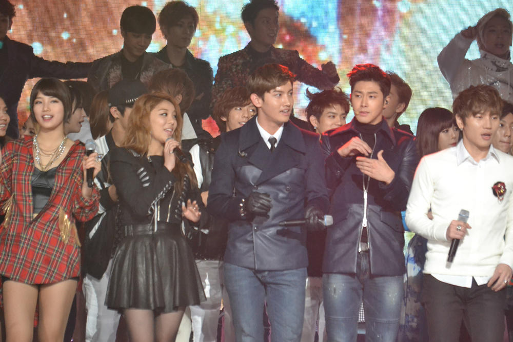 [21.12.12][Pics] TVXQ - KBS Music Bank Year End Christmas Special Kbs2