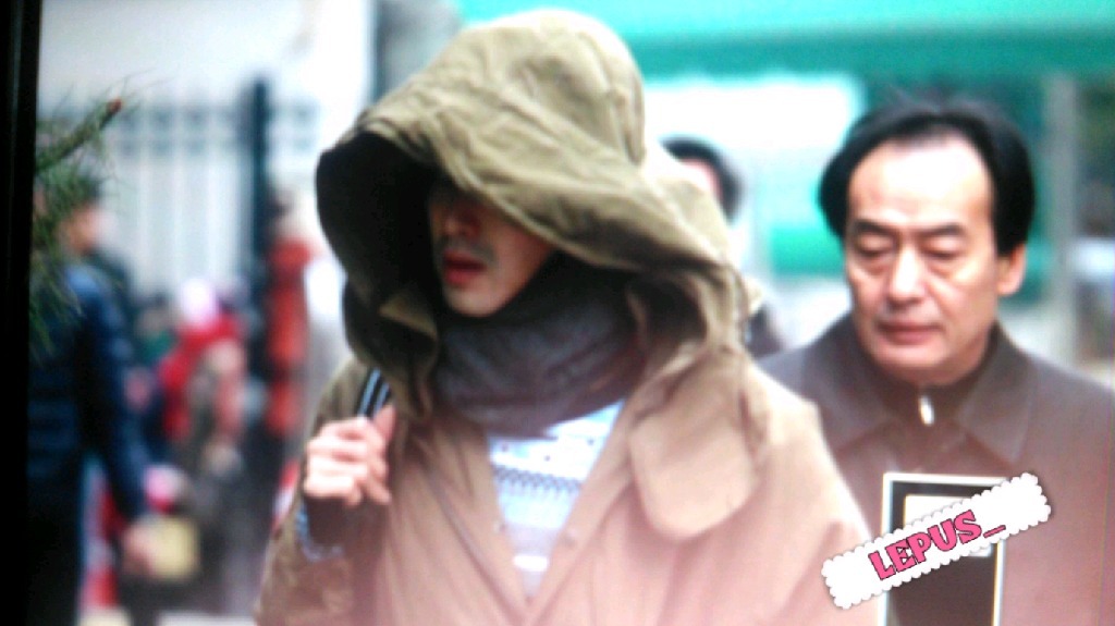  [21.12.12][Pics] Yunho - KBS Building for Music Bank Lp1-1