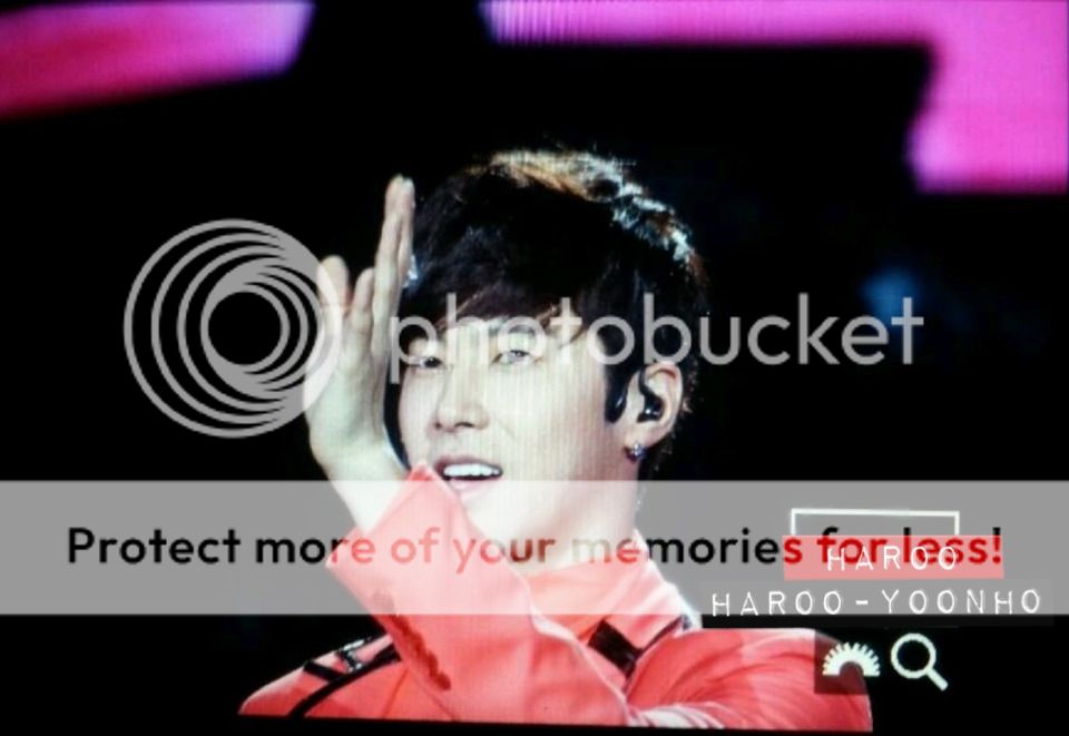 [22.12.12][Pics] Yunho - Sichuan TV New Year's Eve Concert Nkpkz