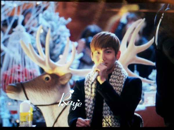 [08.12.12][Pics] Changmin - "Humanoids" Fansign Event in Yeouido Ry2