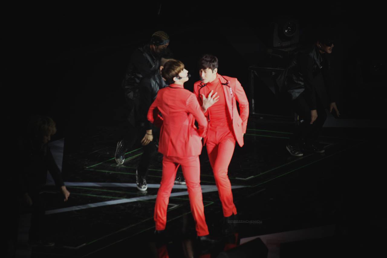 [22.12.12][Pics] TVXQ - Sichuan TV New Year's Eve Concert Tumblr_mfgv6bHr8y1qd80wyo1_1280