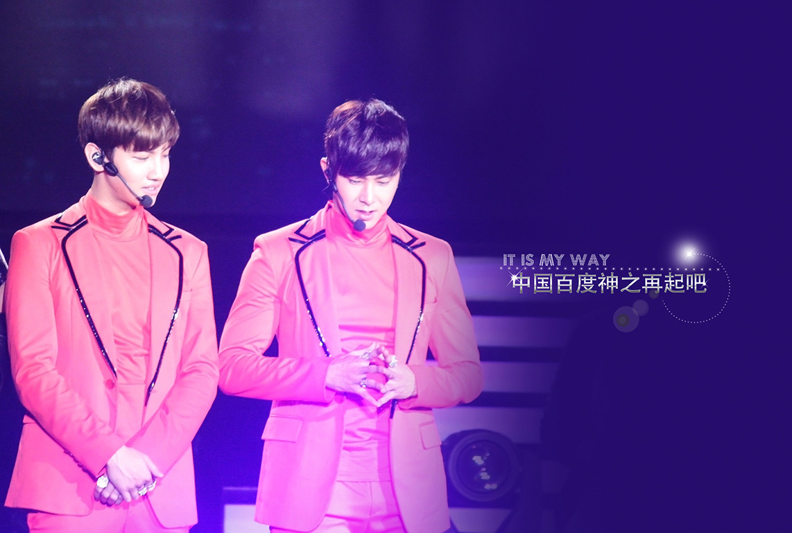 [22.12.12][Pics] TVXQ - Sichuan TV New Year's Eve Concert Tumblr_mfix23IncS1qd80wyo1_1280