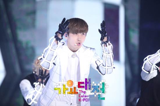 [29.12.12][Pics] Changmin - SBS Gayo Daejun Viewer_image_21_zpscd01a4b5