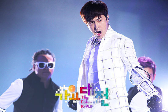 [29.12.12][Pics+Gifs] Yunho - SBS Gayo Daejun Viewer_image_3_zpsb5d47004