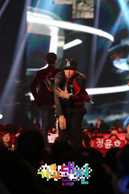 [29.12.12][Pics+Gifs] Yunho - SBS Gayo Daejun Viewer_image_51_zpsdd0c2bcf