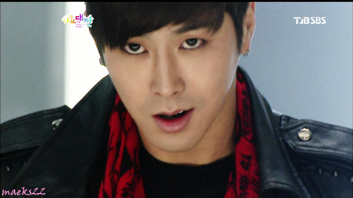 [29.12.12][Pics+Gifs] Yunho - SBS Gayo Daejun 121229_SBS_AC00C694B300C804_B3D9BC29C2E0AE30D3B8C9D1bunnytp_20121230_112736517_copy_zps4b401dce