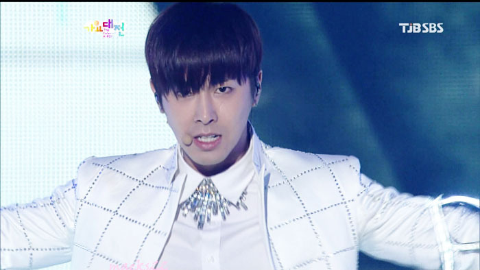 [29.12.12][Pics+Gifs] Yunho - SBS Gayo Daejun 121229_SBS_AC00C694B300C804_B3D9BC29C2E0AE30D3B8C9D1bunnytp_20121230_114932006_copy_zps06e81edd