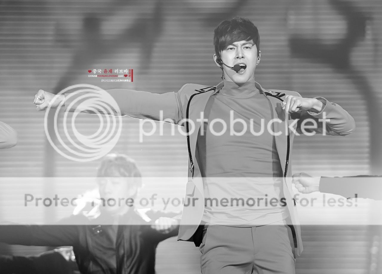 [22.12.12][Pics] Yunho - Sichuan TV New Year's Eve Concert 1d23c28065380cd79d1b3e3aa144ad34588281b9