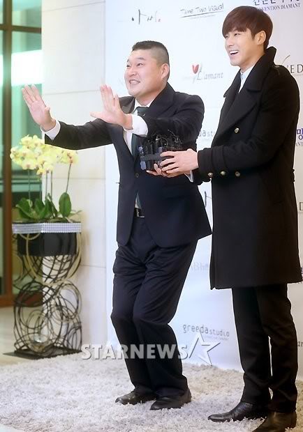 [15.12.12][Pics] Yunho - Attended Hongrokgi Wedding 2012121612082659141_1_59_20121216120914